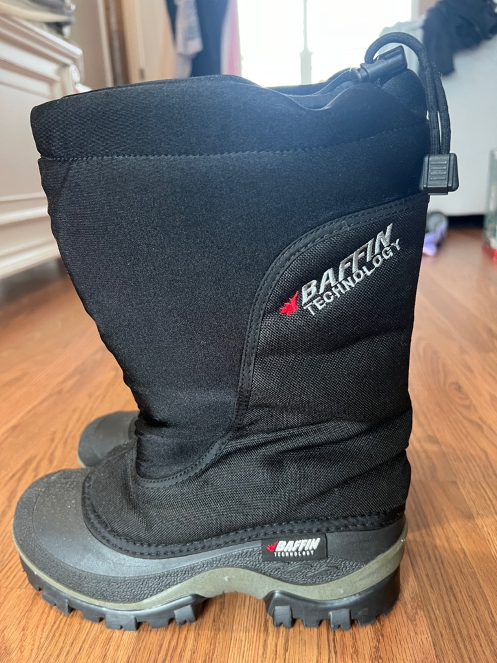 Baffin Women’s Black and Gray Snow Boots